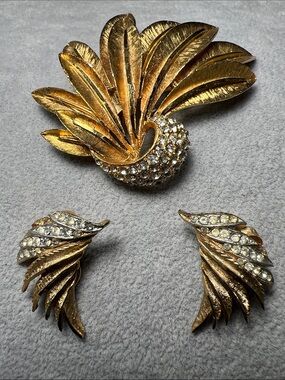 Capri Angel Wings Earrings & Brooch Set Vintage